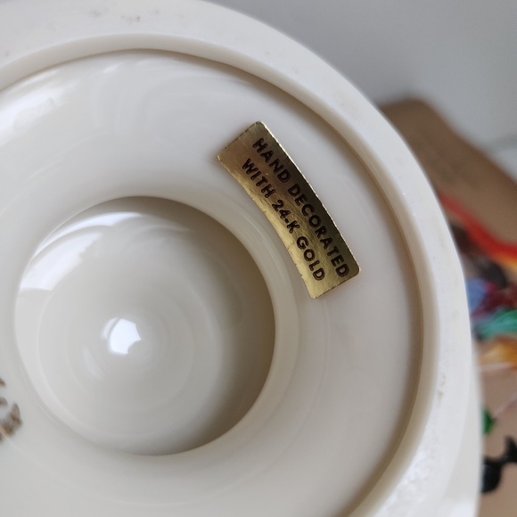 Lenox Embossed Heart Venus Collection Center Handle 7" Footed Candy Trinket Dish - Picture 8 of 9